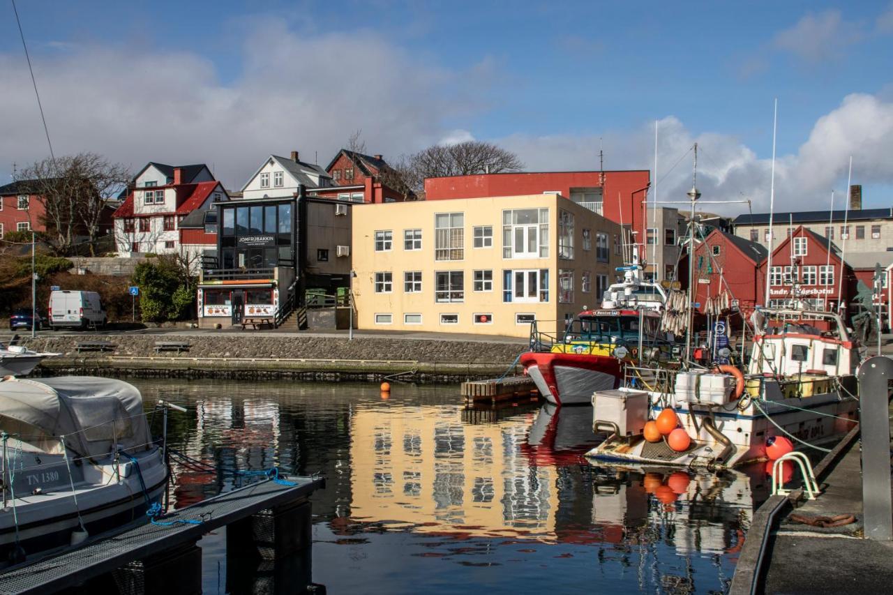 Guesthouse At The Boat Harbour Tórshavn Kültér fotó