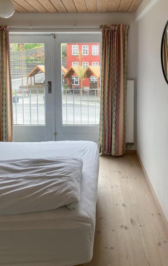 Guesthouse At The Boat Harbour Tórshavn Kültér fotó