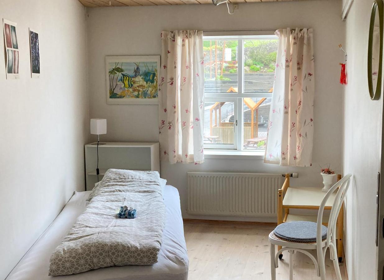 Guesthouse At The Boat Harbour Tórshavn Kültér fotó