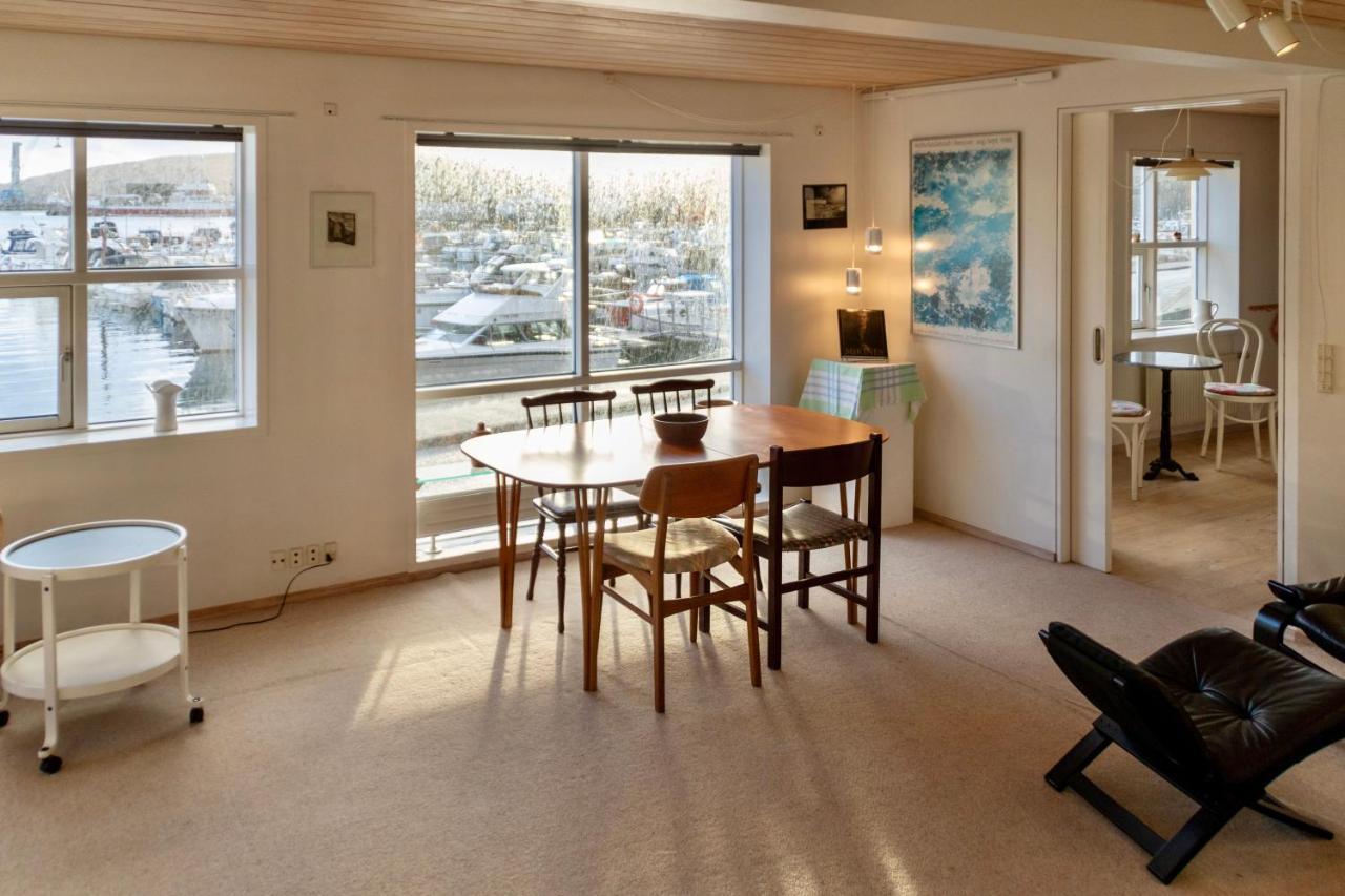 Guesthouse At The Boat Harbour Tórshavn Kültér fotó