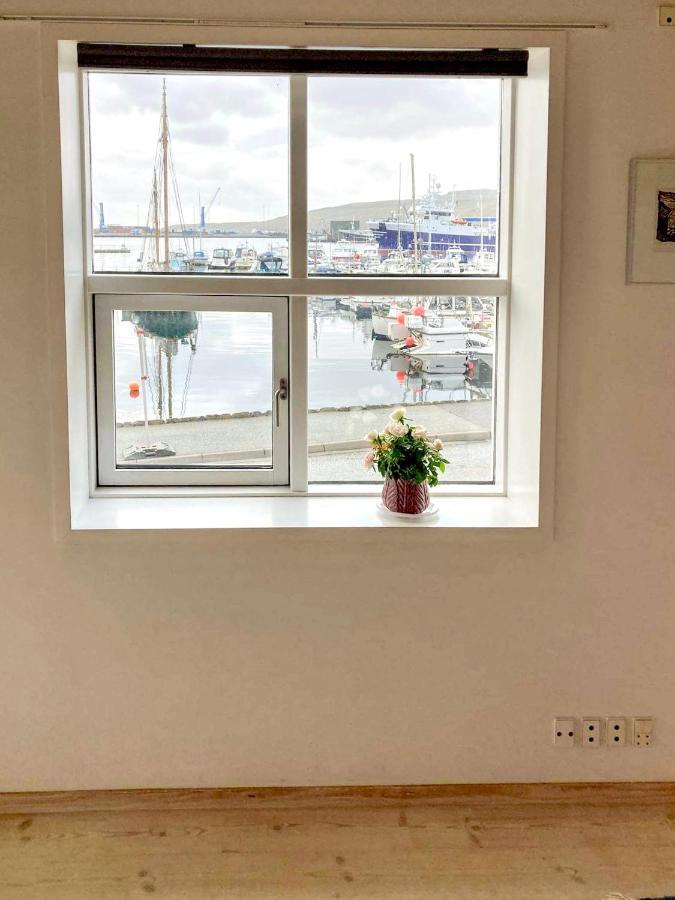 Guesthouse At The Boat Harbour Tórshavn Kültér fotó