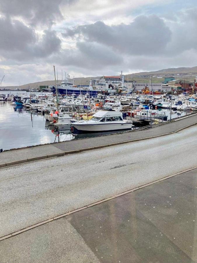 Guesthouse At The Boat Harbour Tórshavn Kültér fotó