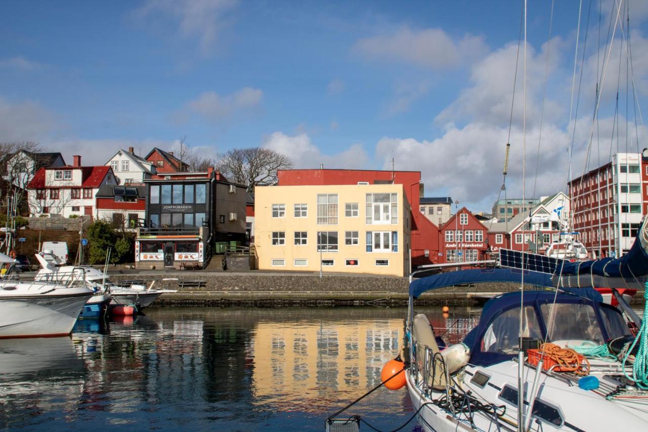 Guesthouse At The Boat Harbour Tórshavn Kültér fotó